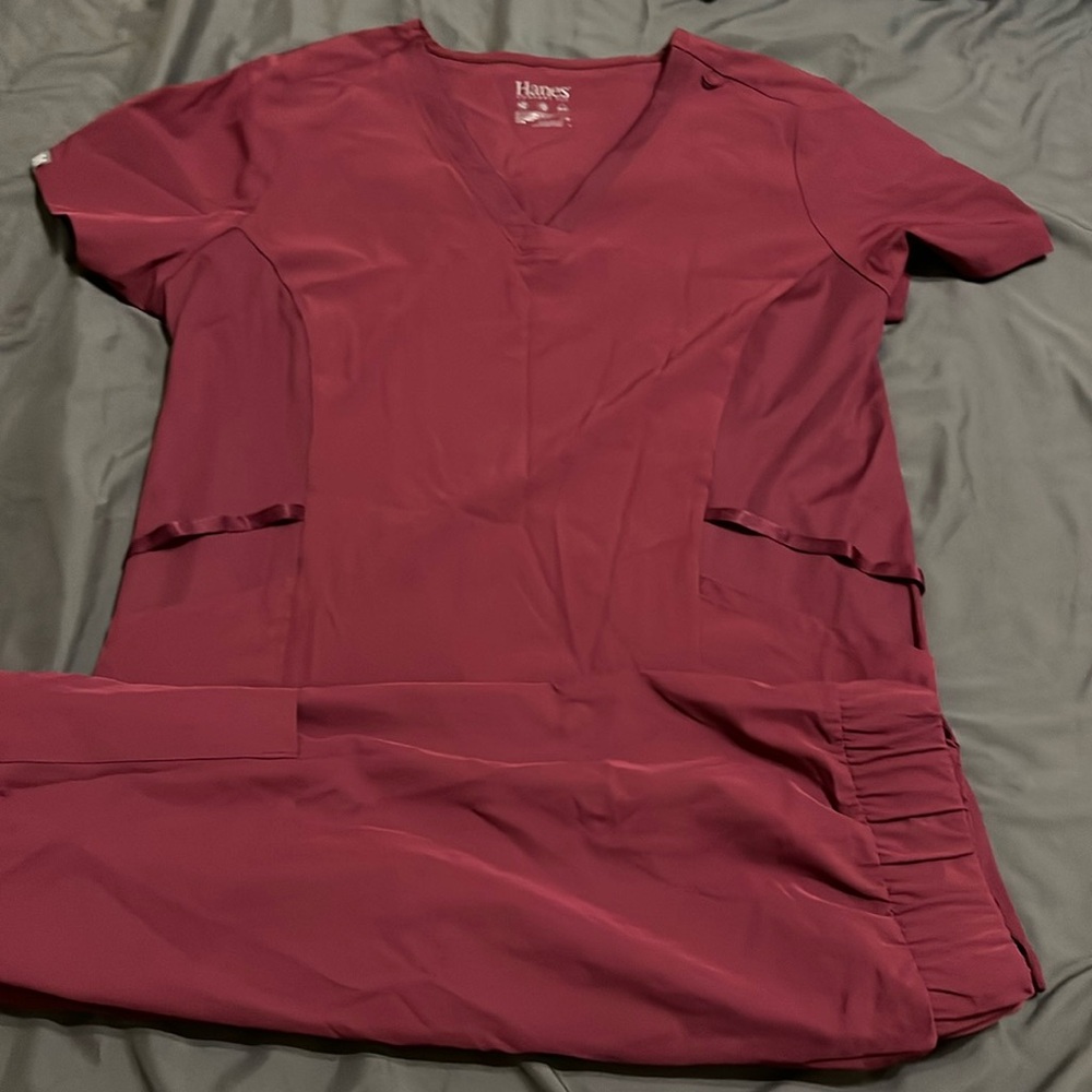 Hanes Scrubs size medium Burgundy